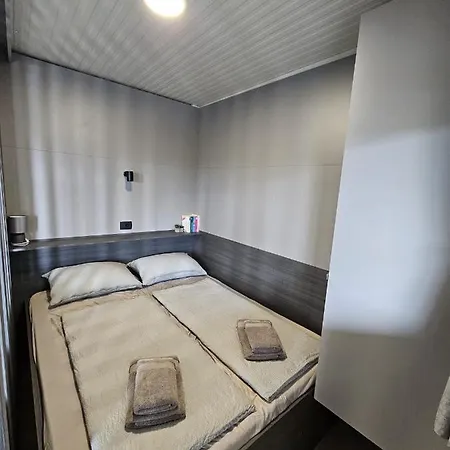 Big Berry Kolpa - Merryberry Mobile House Vikendica Metlika